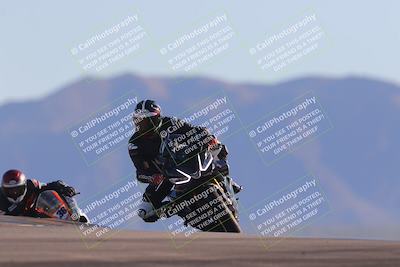 media/Nov-06-2023-Moto Forza (Mon) [[ce023d0744]]/3-Intermediate Group/Session 5 (Turn 9)/
